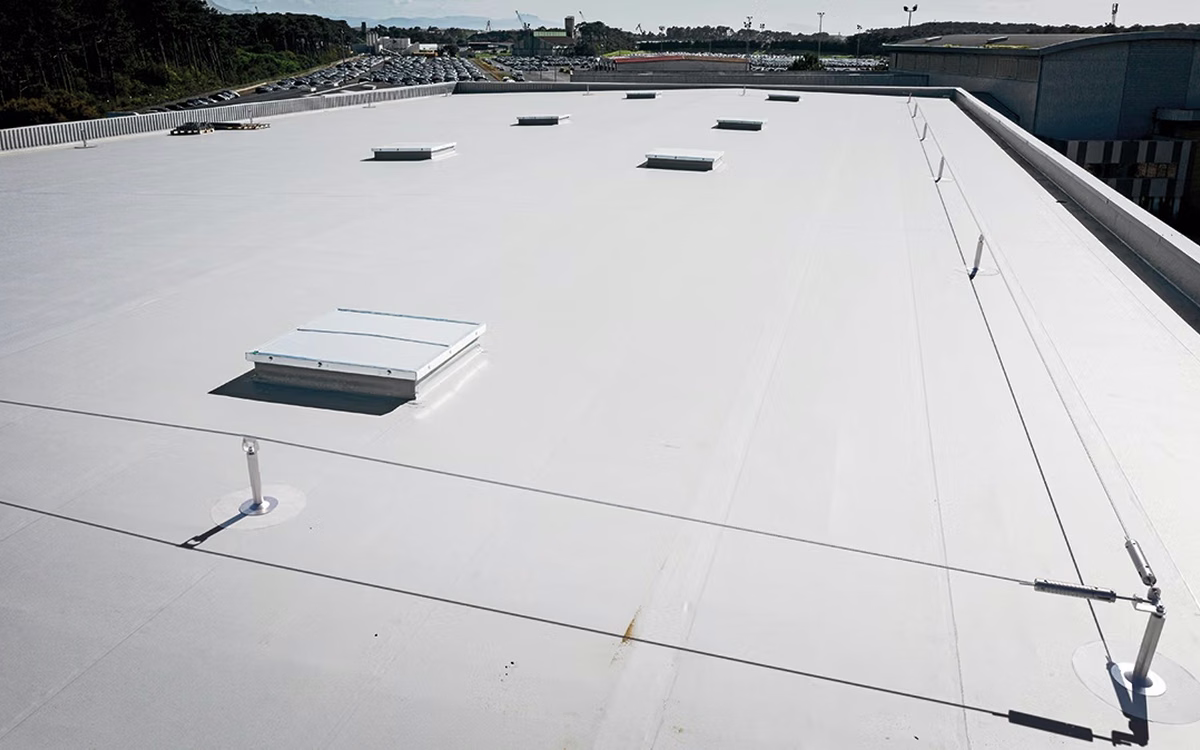 PATROL T-ROOF livline montert på flatt tak
